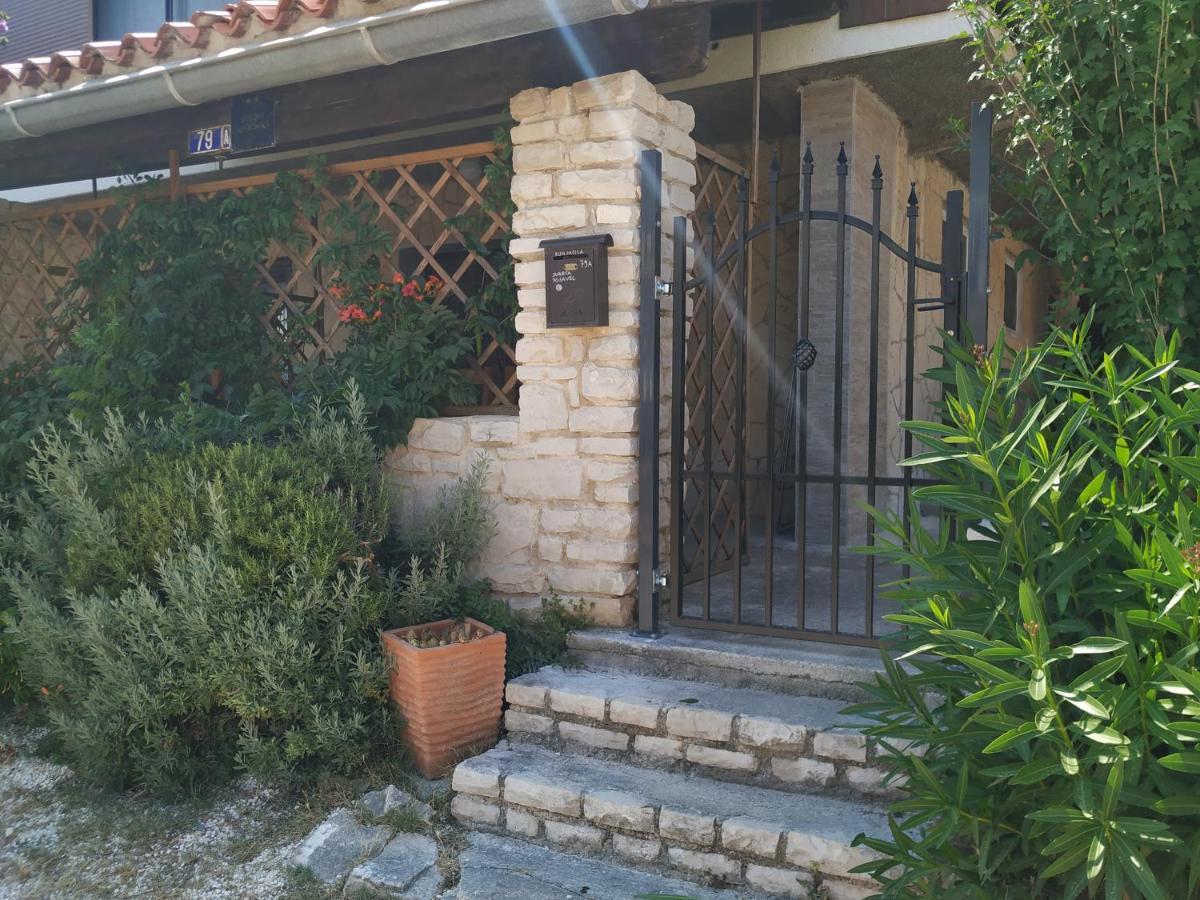 Studio Apartment Posavec Premantura Bagian luar foto